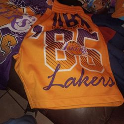 Mitchell & Ness Men's Los Angeles Lakers 1985 Champions Retro 