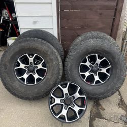 Jeep Rubicon Rims 37” Tires 