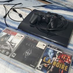 PlayStation 3 (PS3) with controller + Games