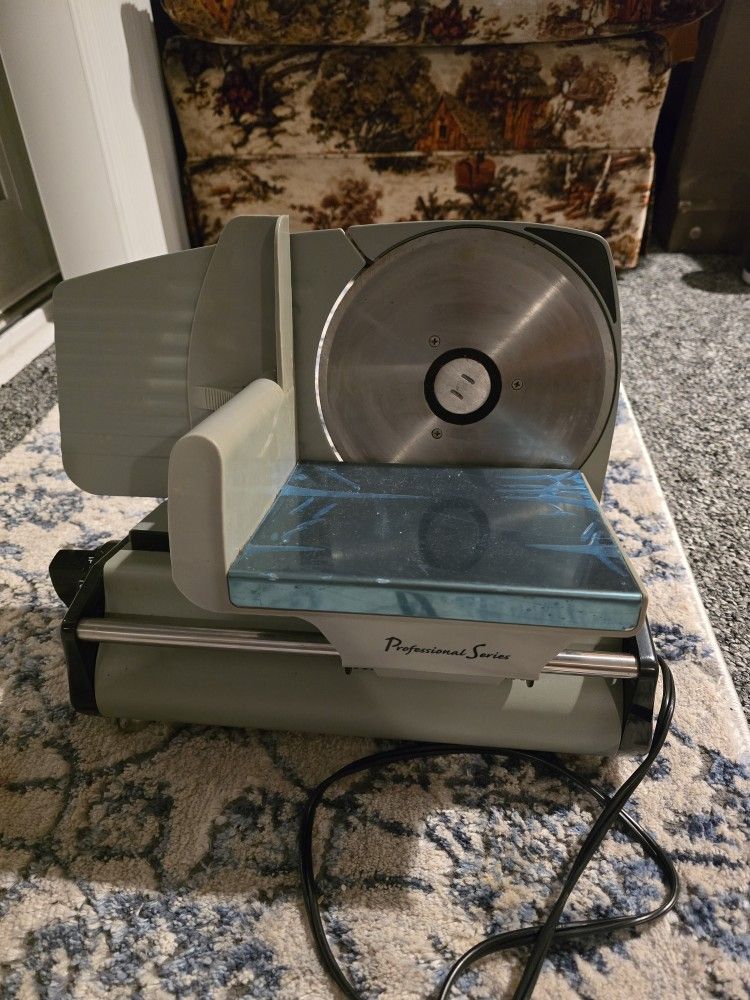 Professional Series Model 77711 Deli Slicer