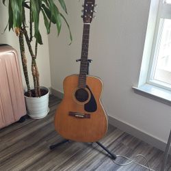 Yamaha Acoustic Guitar 