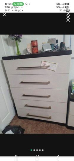 Bob's furniture Contempo ivory five Drawer Chest