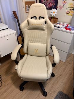 Gaming Chair with Speakers