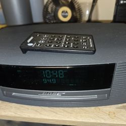 BOSE SYSTEM WITH REMOTE CONTROL 