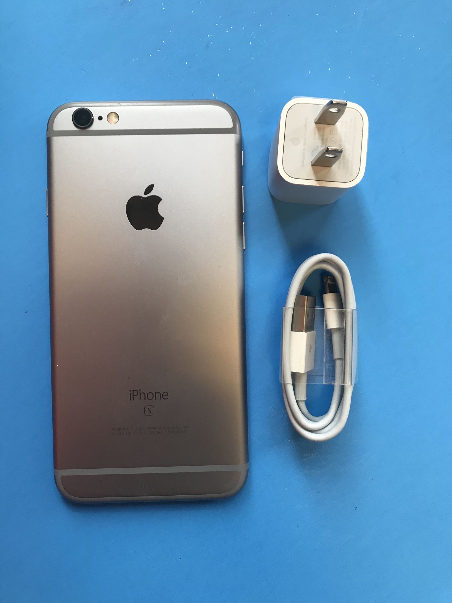 Factory Unlocked Apple iPhone 6s , Sold with warranty 