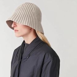 COS Knitted Bucket Hat