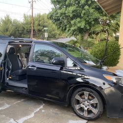 2014 Toyota Sienna
