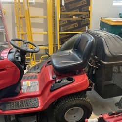 Troy Bilt Super Bronco 48” With Lawn Clipping Vacuum 
