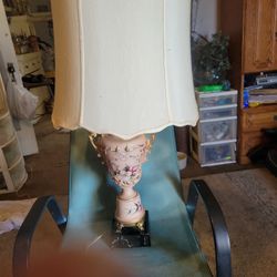 Vintage Porcelain Lamp Hand Painted W Gold Leaf Trim (Works)