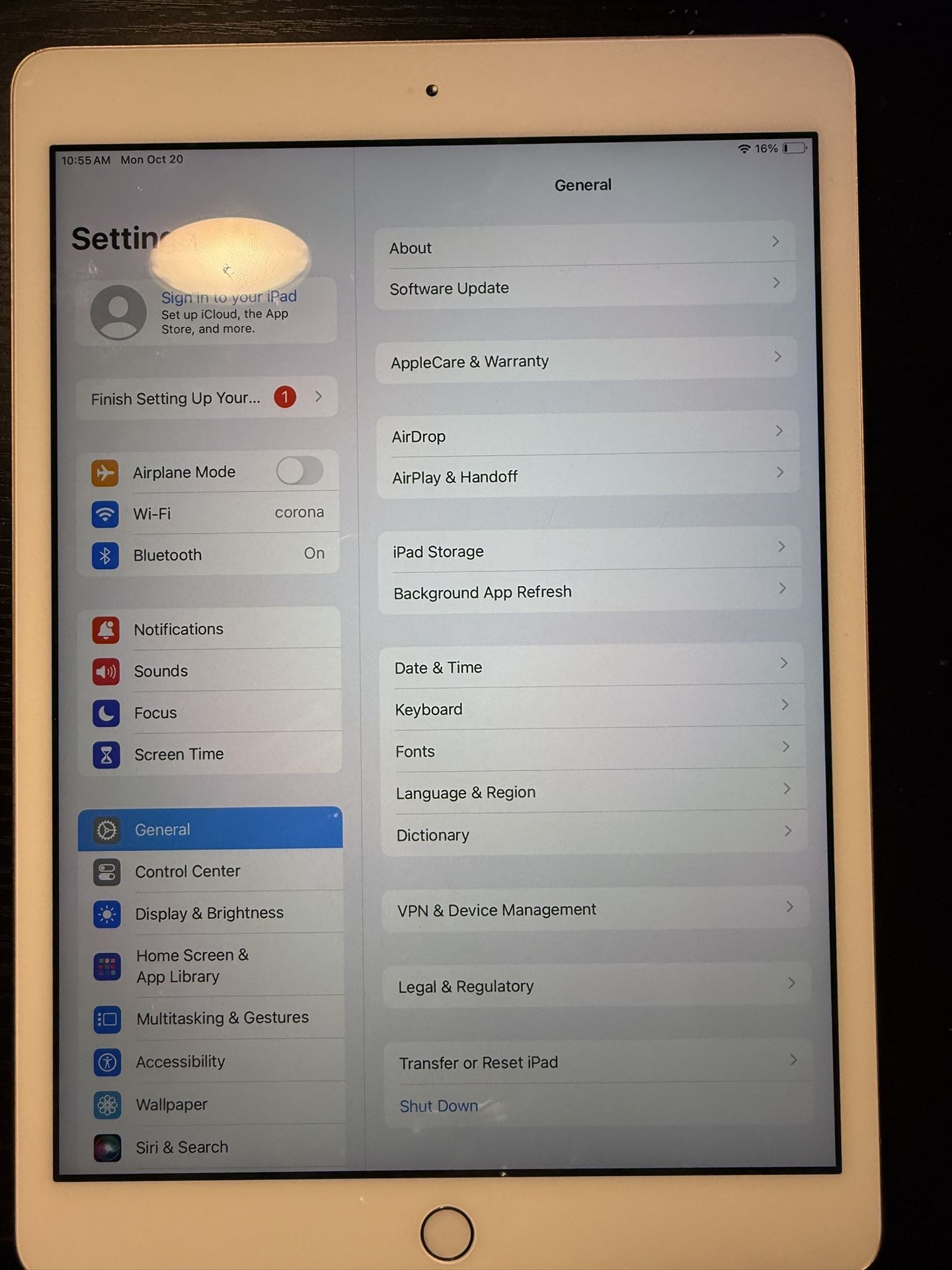 iPad 7th gen 32gb WiFi only Rose gold A2197