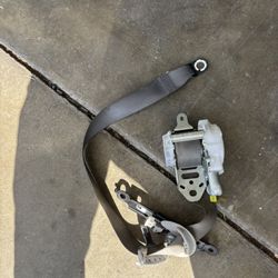 2010-2015 Toyota Prius Driver side Seat belt