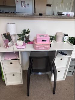 Desk / chair