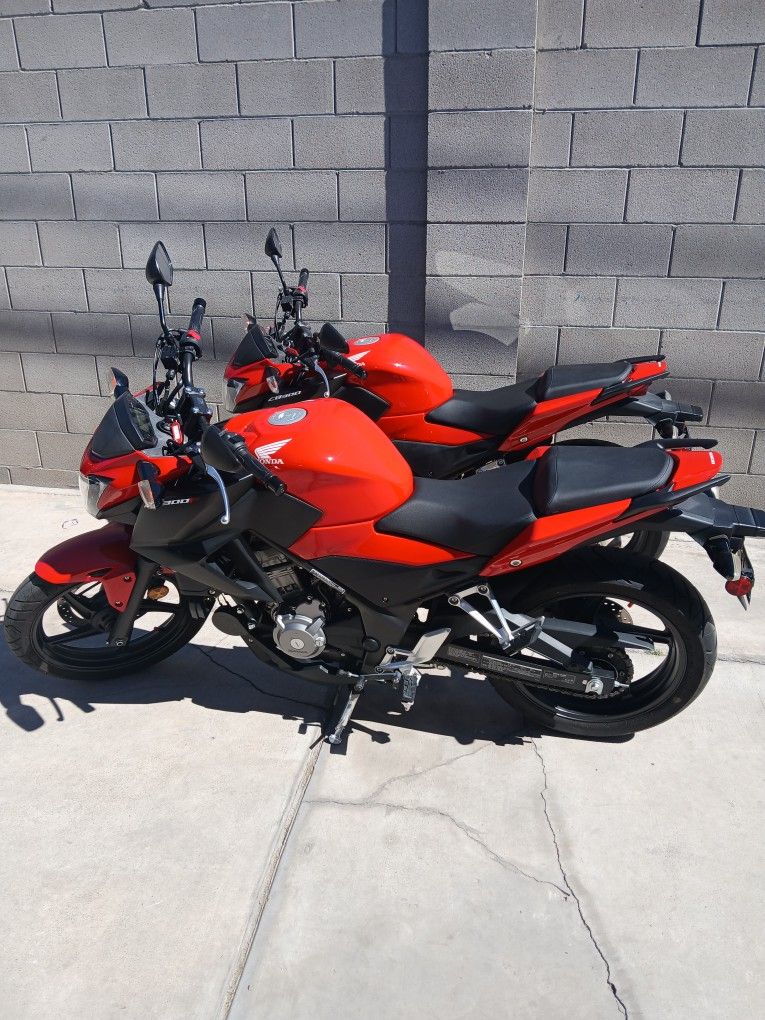 HONDA - CB 300F - 2015