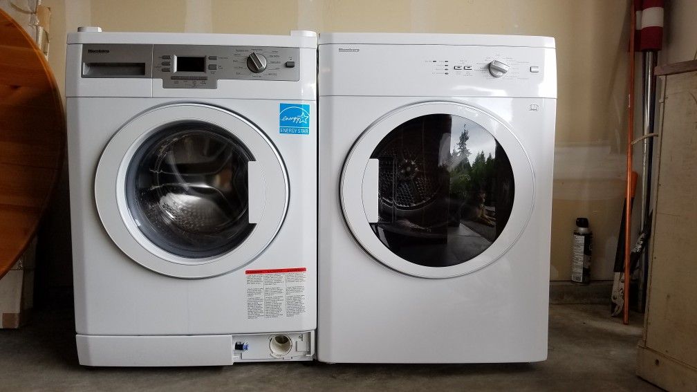 Blomberg stackable washer & dryer