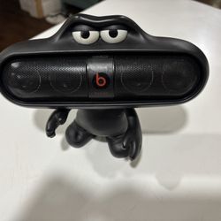Beats Pill 2.0 Black With Stand 