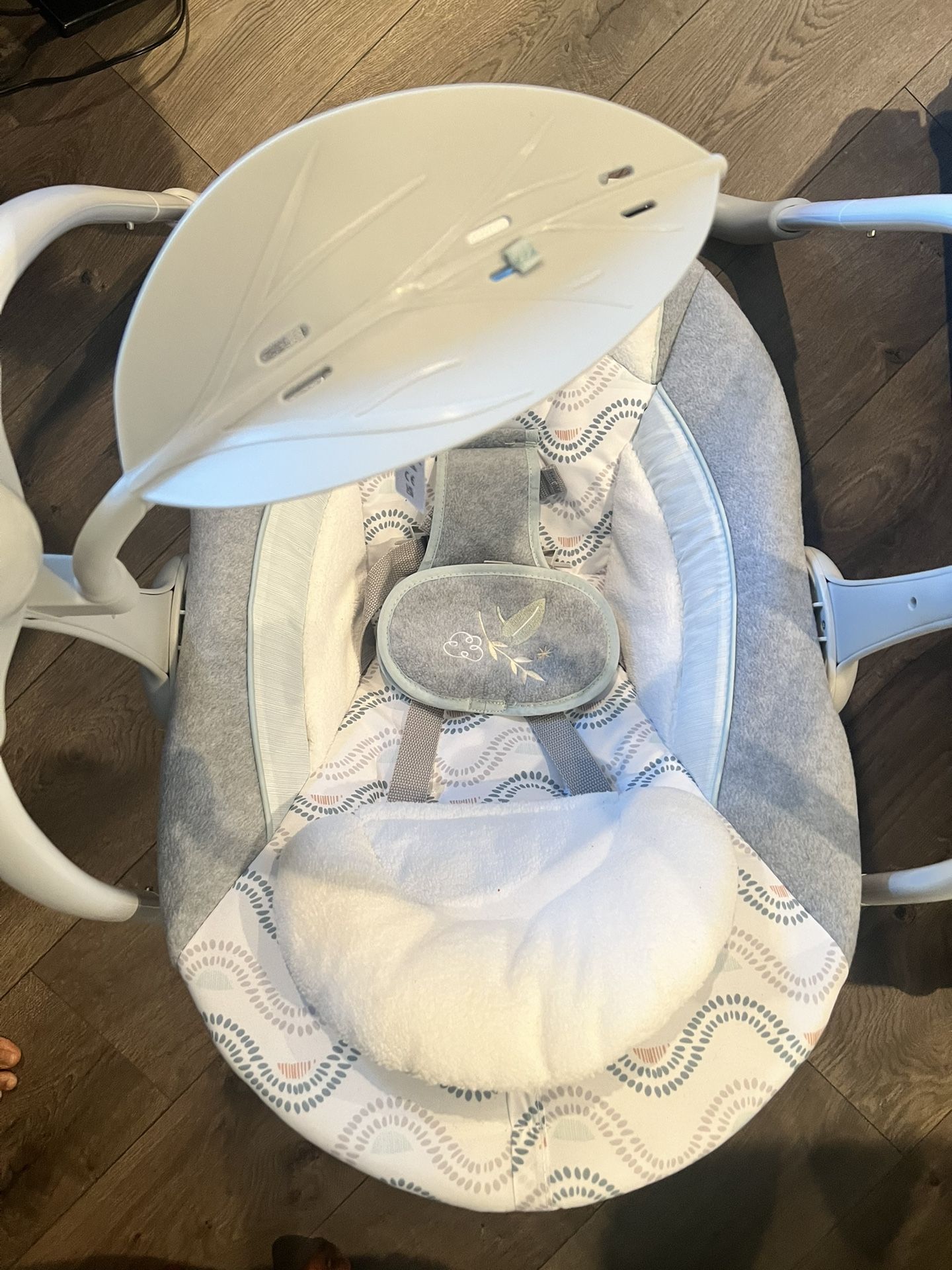 Ingenuity ConvertMe 2-in-1 Compact Portable Automatic Baby Swing & Infant Seat, Battery-Saving Vibrations, Nature Sounds, 0-9 Months 6-20 lbs (Swell)