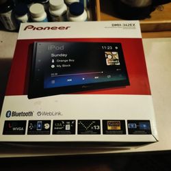 Pioneer DMH-342EX 6.8" Digital Multimedia Receiver with License Plate Camera