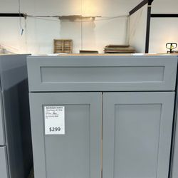 30" Bathroom Vanity (Grey Shaker)