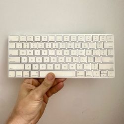 FIRM PRICE - Apple Magic Keyboard 2 Rechargeable Wireless Bluetooth Keyboard 