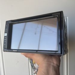 Pioneer Double Din W / Apple CarPlay 