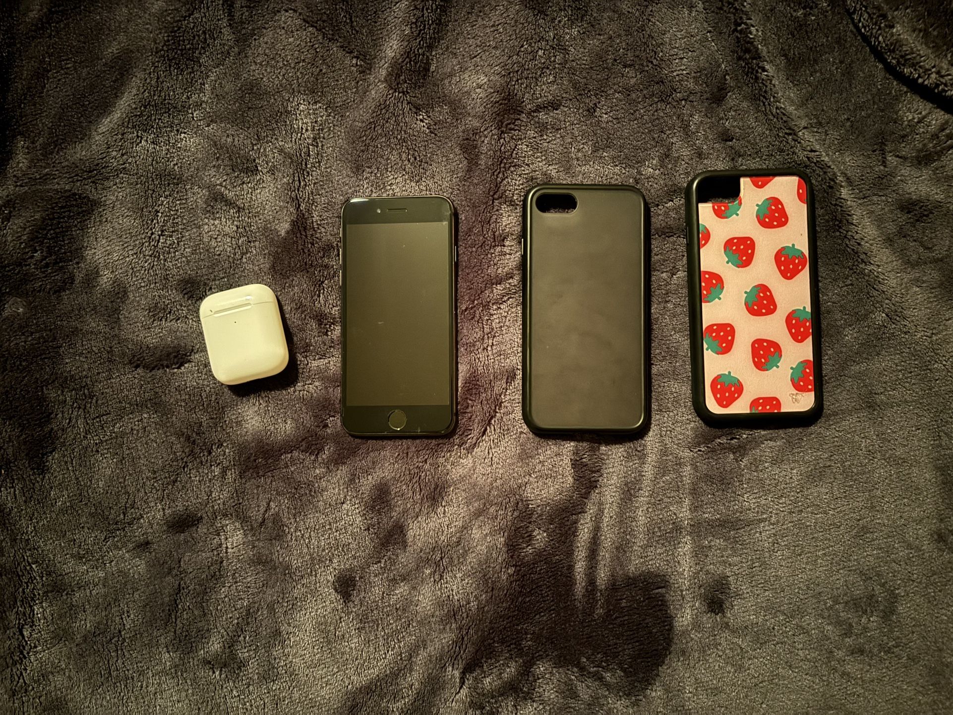 iPhone, AirPods, Case