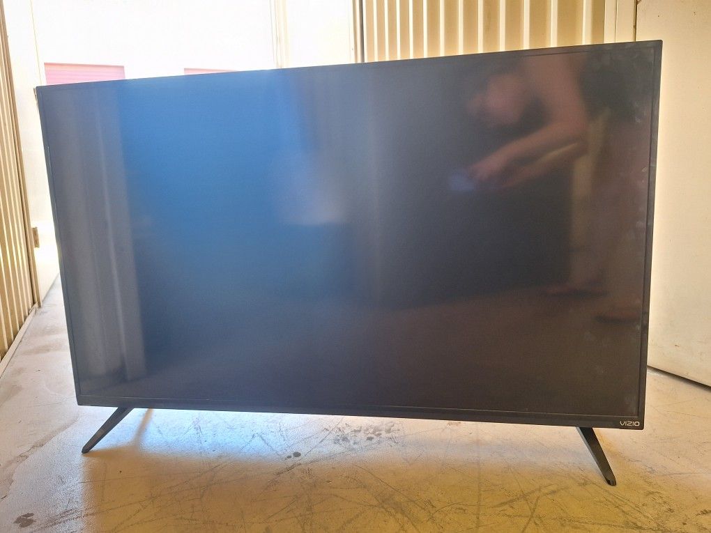 VIZIO D50U-D1 4K LED Smart TV, 50"