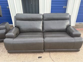 Living Spaces Leather Power Reclining Loveseat & Recliner Set Like New