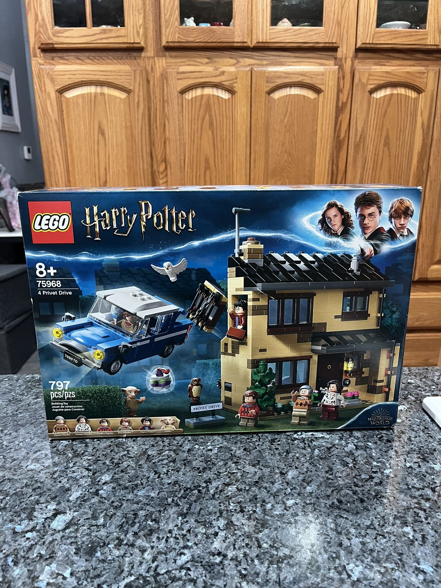 LEGO Harry Potter 4 Privet Drive Flying Ford Car House. Pieces 797. Brand new factory sealed.