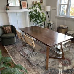 BRAND NEW TABLE! (bought in October) Chairs not included