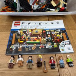 LEGO Friends Central Perk Set 21319
