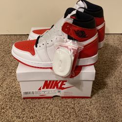 Nike Air Jordan 1 High OG Basketball Shoe