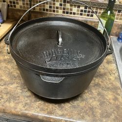 CAST IRON  DUTCH OVEN