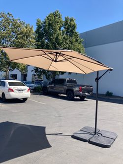 New 10’ Outdoor Patio Cantilever Umbrella (Base sell Seperate) 10 feet Offset Umbrella