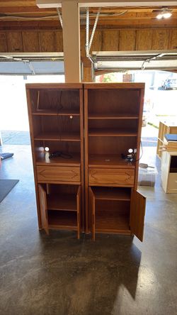 Maple (?) cabinet/shelf