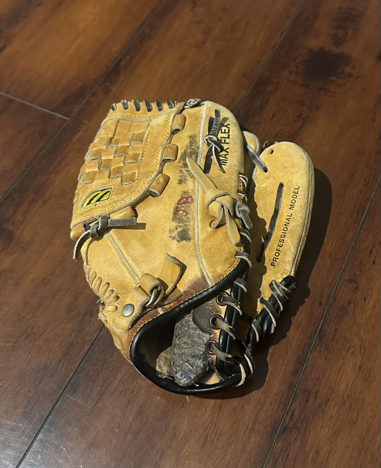 Mizuno Baseball Globe Steerhide Leather 12” Max Flex Palm