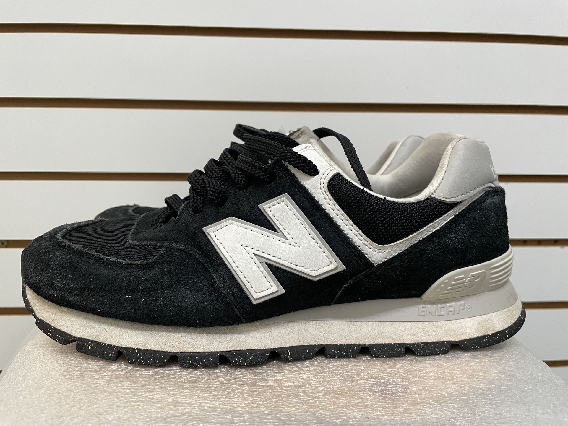 New Balance Men’s Shoes – Size 10 (Fair Condition)