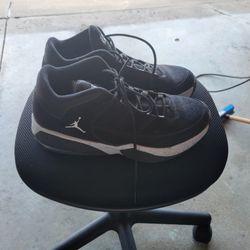 Size 13 Mens Jordans 