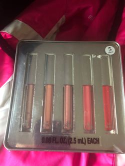 Brand New in box sealed lip gloss perfect for a gift 🎁