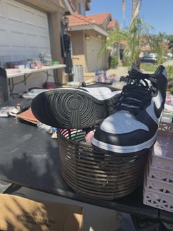 Nikes pandas