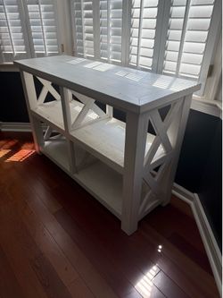 Modern farmhouse/ rustic table