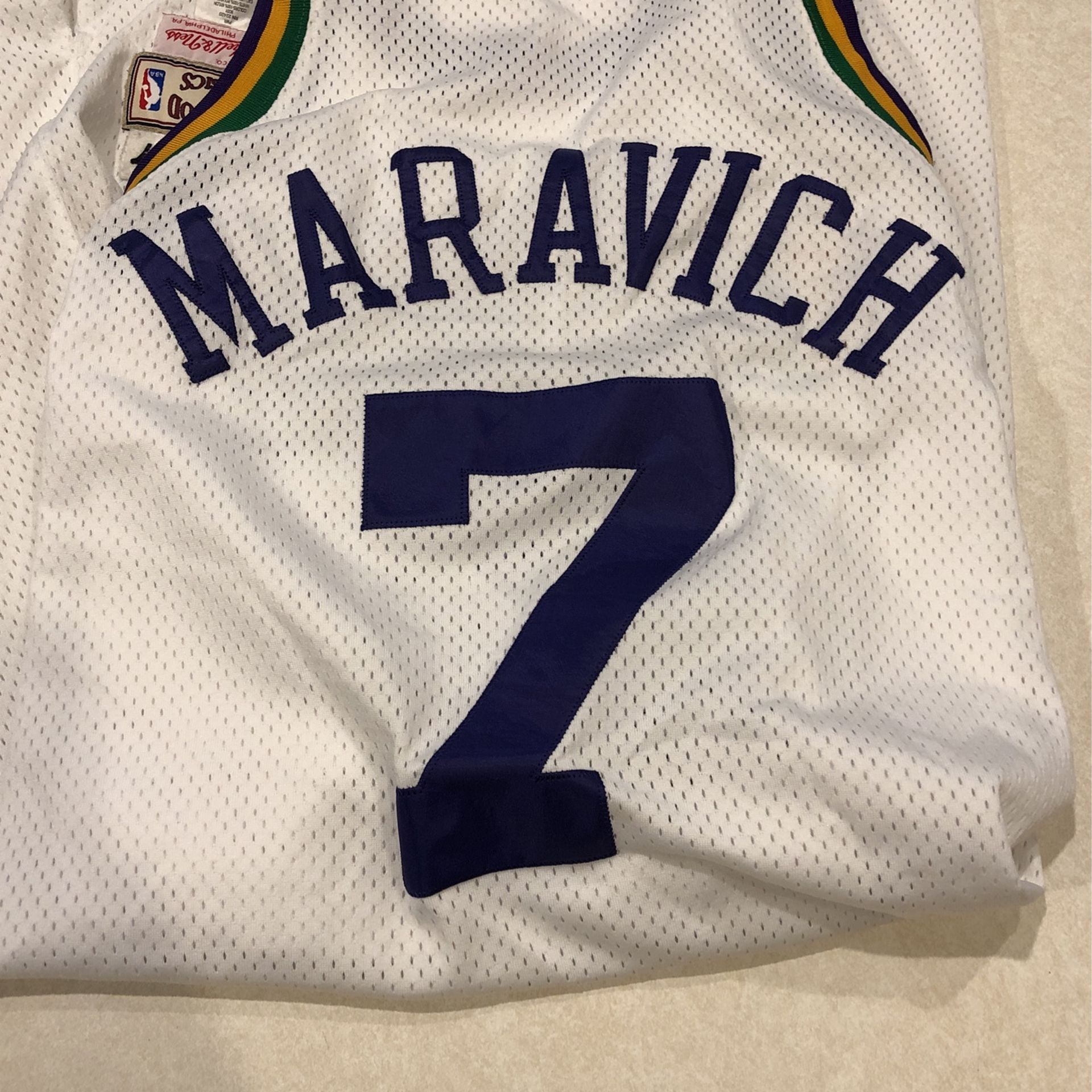 Men’s Mitchell & Ness Pistol Pete Maravich Throwback Jersey Size 58