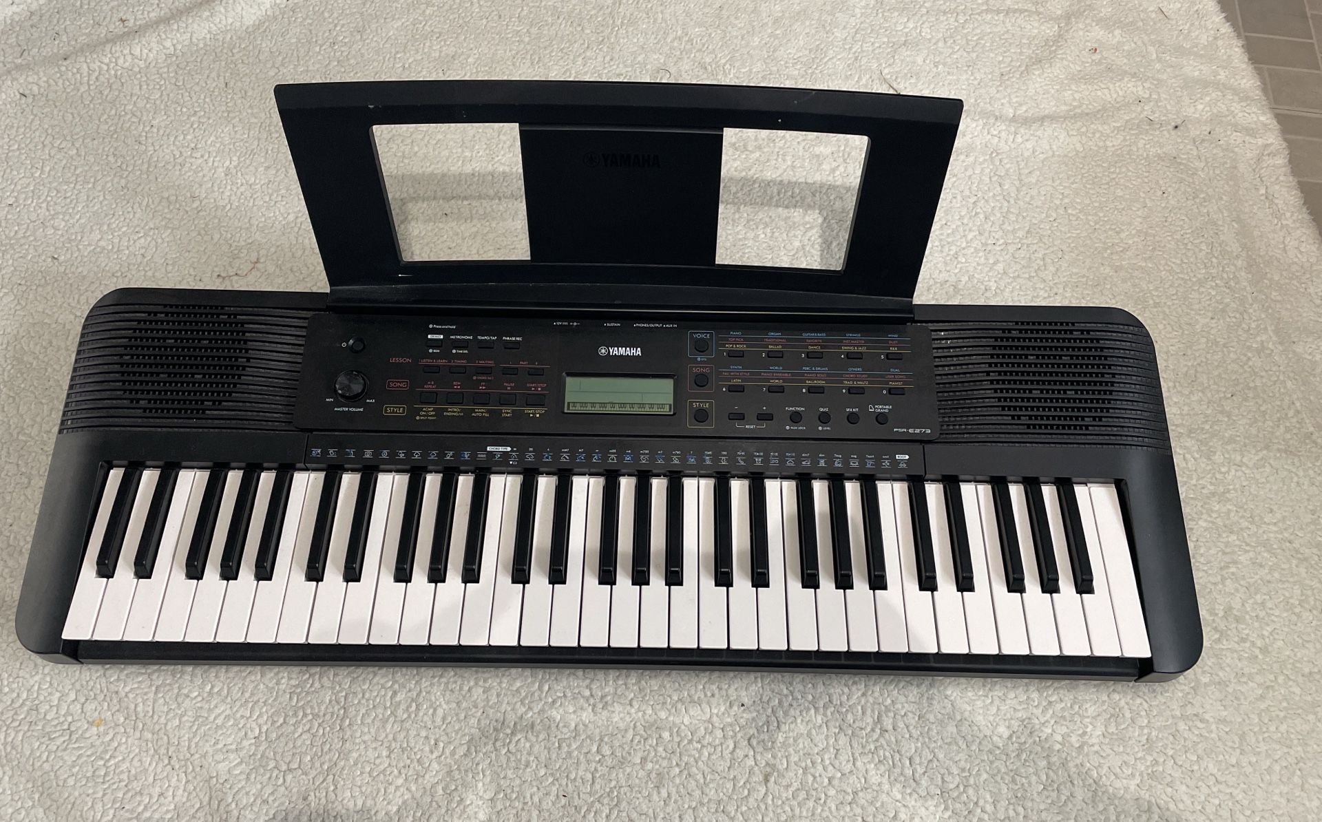 YAMAHA KEYBOARD