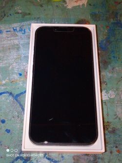 Black iPhone 16e 128gb