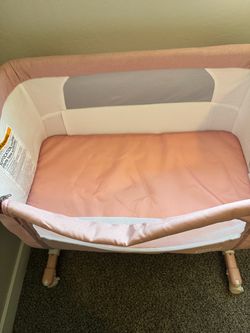 Baby joy pink bassinet
