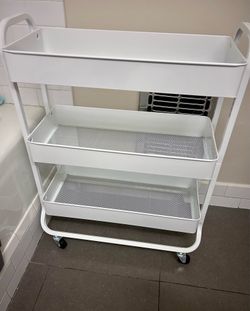 Three Tier Rolling CART on wheels like NEW! Wheels lock