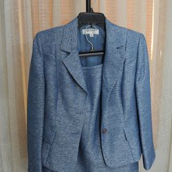 Woman Suit Size 8p