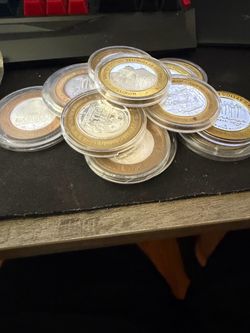 Lot of casino silver strikers (13)