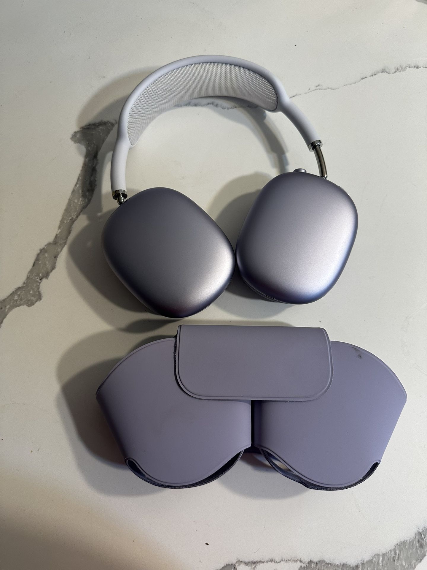 Purple Apple AirPods Max 