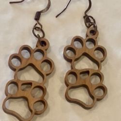Adorable Wood Paw-Print Earrings 🐾