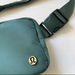 Lulu sports waist bag
